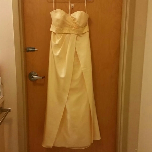 David's Bridal Sweetheart Neck Strapless Dress - Picture 2 of 4