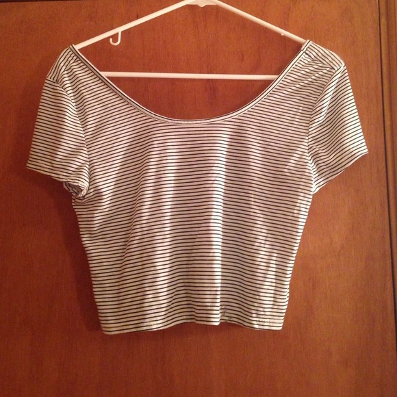 Black and white stripe crop top