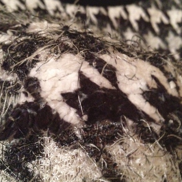 🎉HOST PICK🎉🎉 2-5-15 my first 😱 - Picture 3 of 4