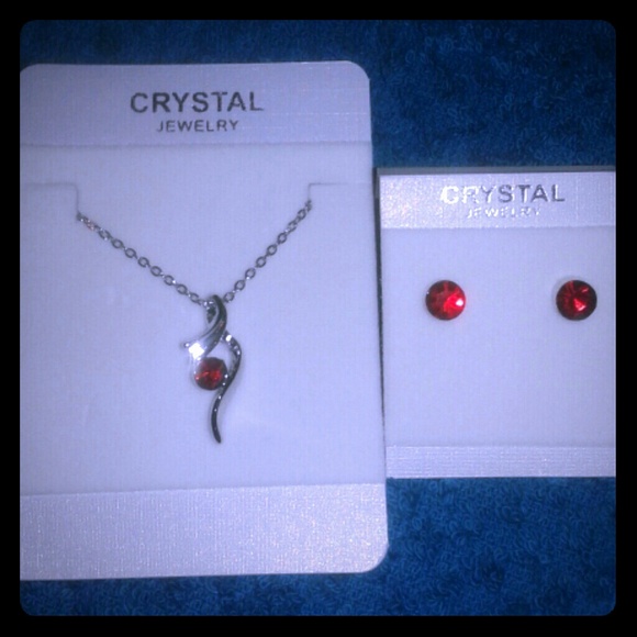 🚫SOLD🚫Necklace and stud earring set