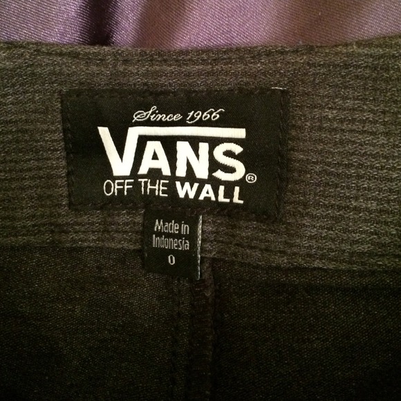 Like new vans short shorts - Picture 2 of 3