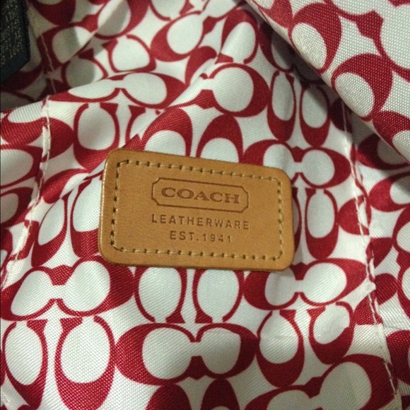 Authentic Coach denim bucket hat with leather trim - Picture 4 of 4