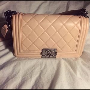 Pink chanel medium size le boy