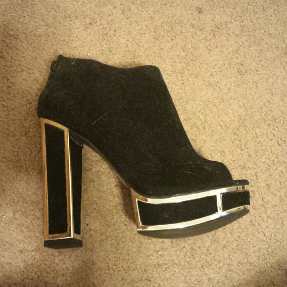 Hot booties - Picture 2 of 3