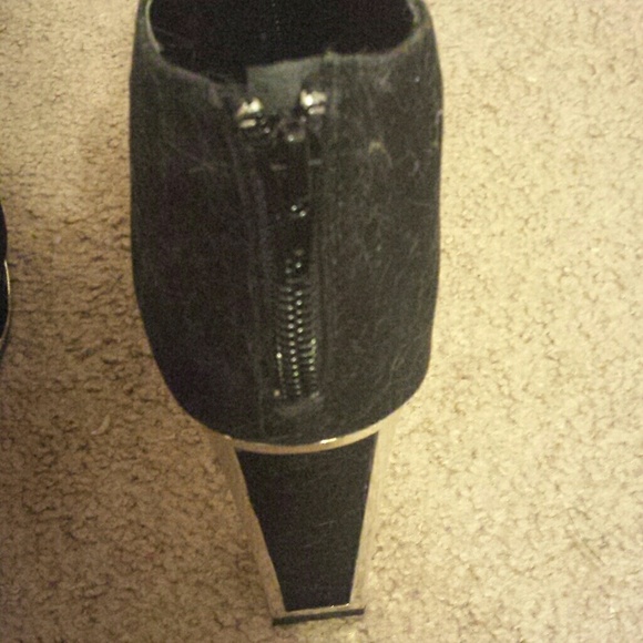 Hot booties - Picture 3 of 3