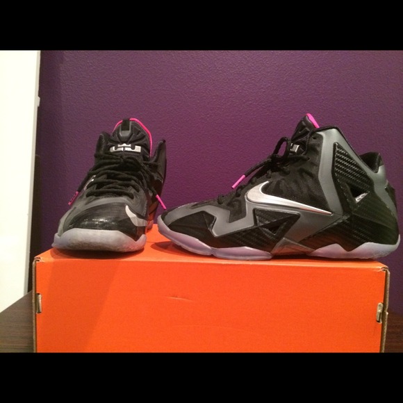 Nike Lebron 11s Miami Nights (6.5Y)