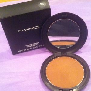 MAC Cosmetics Bronzing Powder
