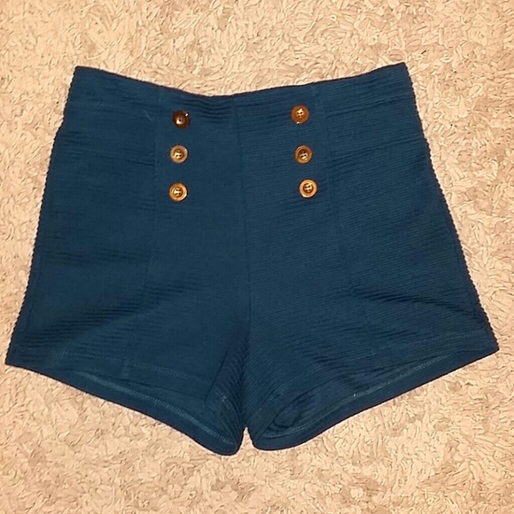 high waisted shorts - Picture 1 of 4