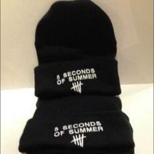 5 Seconds of Summer beanie
