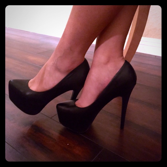 STEVE MADDEN  Platform Pump, size 7, Black