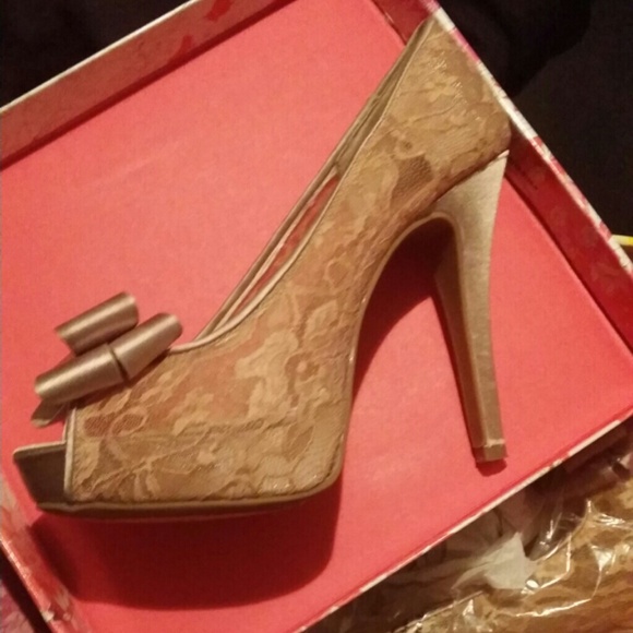 Chinese Laundry Hopeful