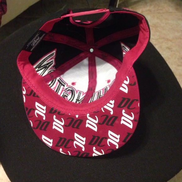 Washington snap back - Picture 2 of 2