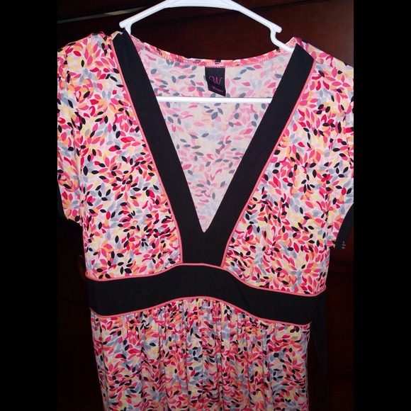 Adorable Dress by Wrapper with Tie Back Waist! - Picture 3 of 4