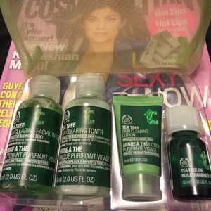 THE BODY SHOP Tea Tree Skin Clearing Set