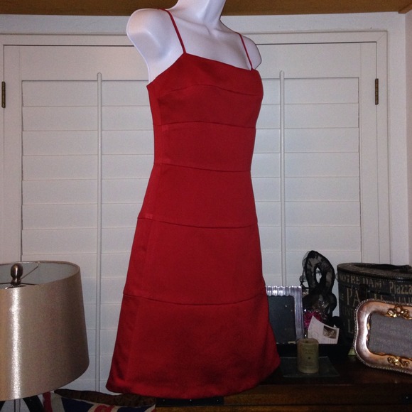 BCBG MAXAZRIA SIZE 4