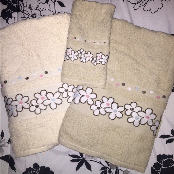 3 Piece Flower Towel bathroom set
