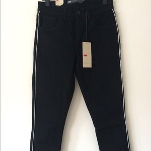 NWT Black skinny jeans