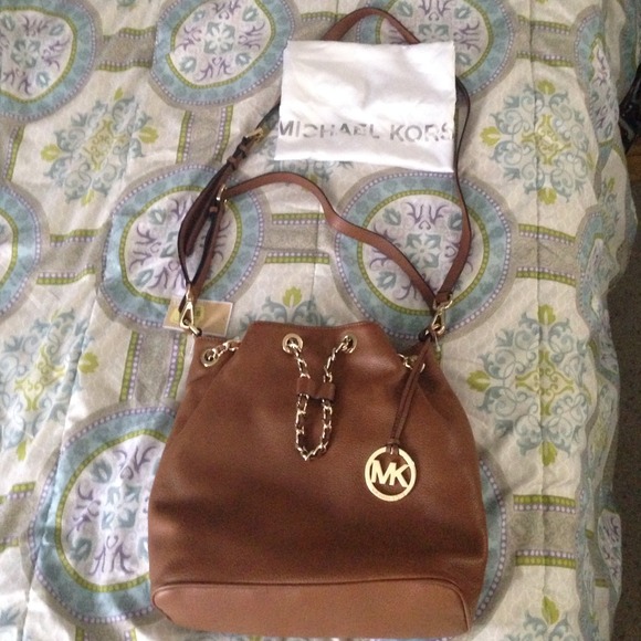 😍BNWT MICHAEL KORS LARGE FRANKIE DRAWSTRING BAG😍 - Picture 3 of 4