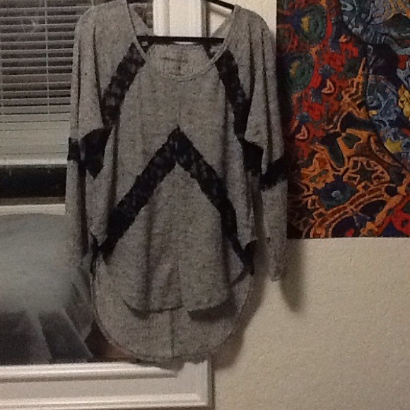 GREY&BLACK FREE PEOPLE SWEATER
