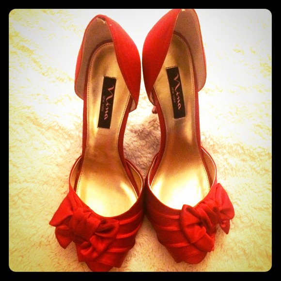 Nina red bow peep toe heels