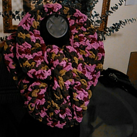 Scarf - Picture 3 of 3