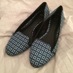 Patterned flats