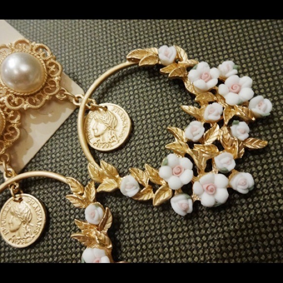 Earrings - Picture 2 of 4