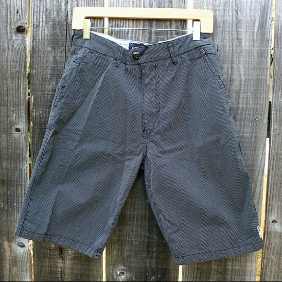 💢BUNDLED💢 Billabong Pinstriped Walk Shorts