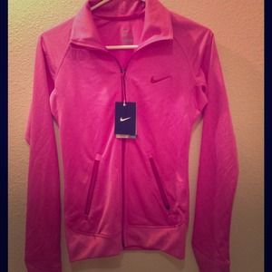 Brand New Nike Pink Dri Fit Work out Jacket 🎀