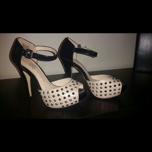 Rock & Republic open toe stilettos