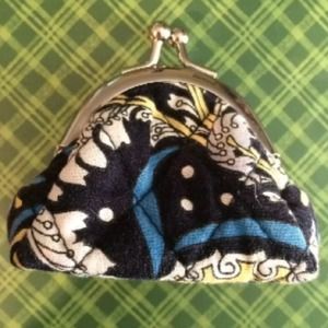 Ellie blue vera Bradley kiss lock coin purse. EUC