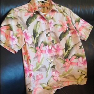 EUC Tommy Bahama Size XS Silk Hawaiian Shirt