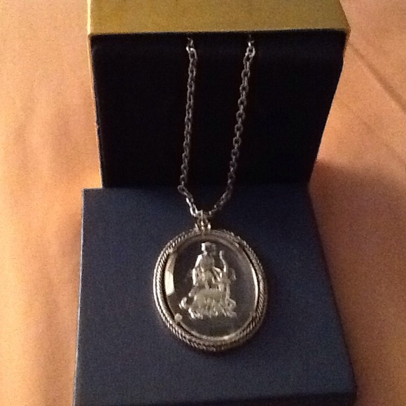 Avon Pendant