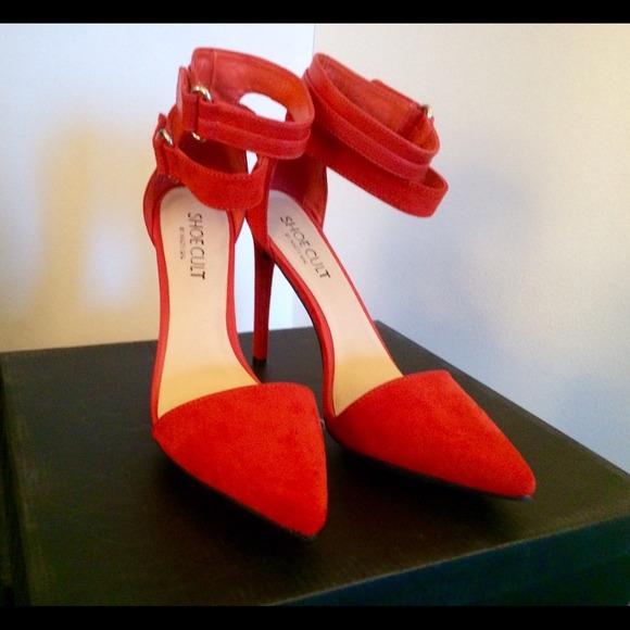 Never Worn* shoe cult orange suede pumps