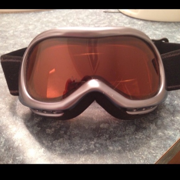 Snowboard goggles