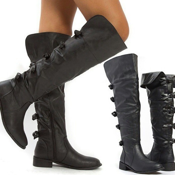 Bow back boots SOLD