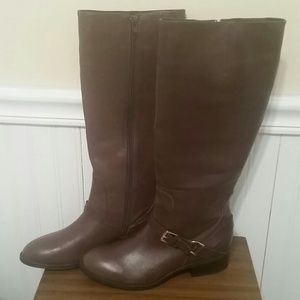 Size 7.5B  Ralph Lauren Boot