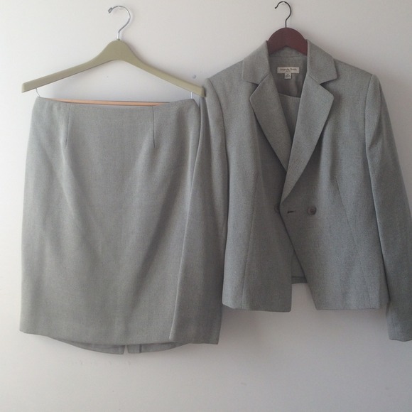 Grey/tan long sleeve 3 piece business suit