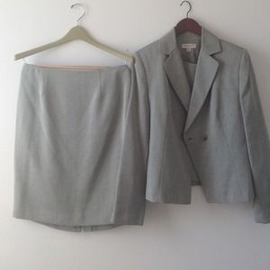 Grey/tan long sleeve 3 piece business suit