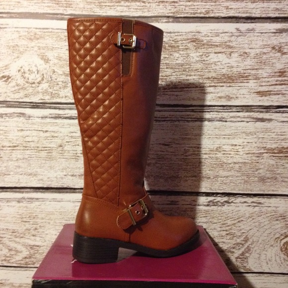 Size six new boots SOLD