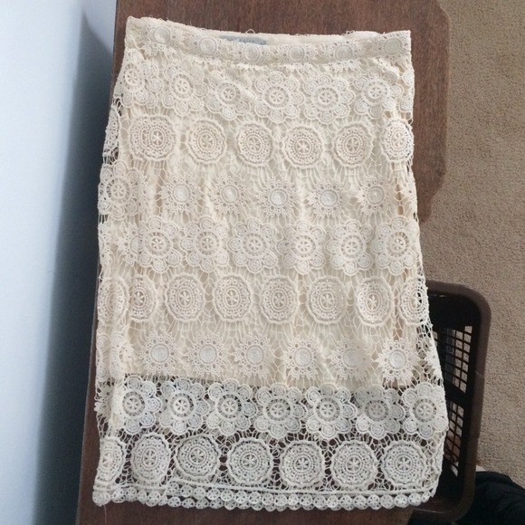 ✨Elegant Cream Pencil Skirt - Picture 2 of 3