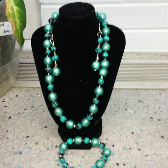 Green. Black. Beaded. Neckline set