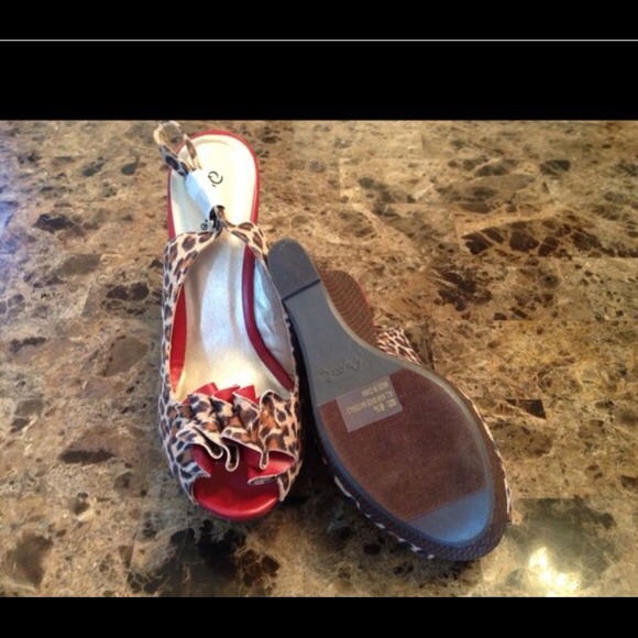 Shoes - Picture 2 of 3