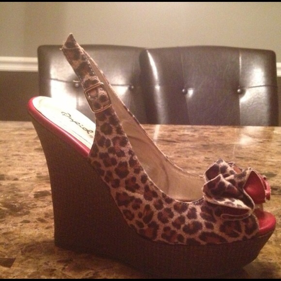Shoes - Picture 3 of 3