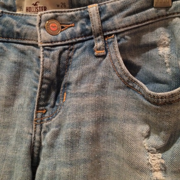 Light wash hollister skinny ripped jeans