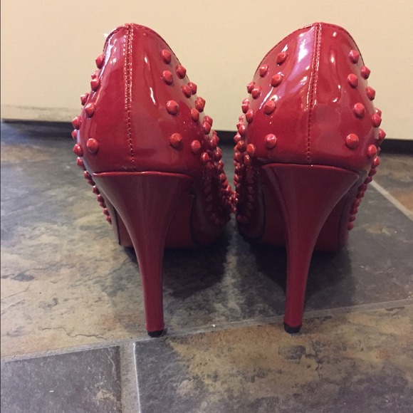 Shoes - Picture 2 of 3