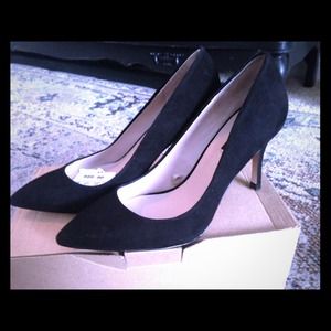 Zara Black Suede Pumps