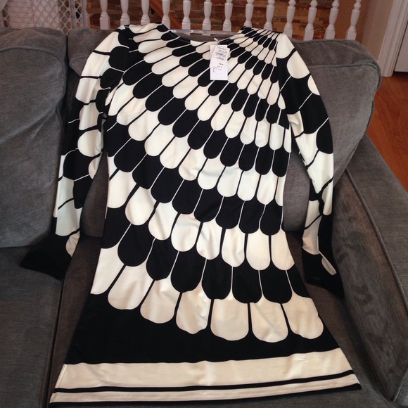 NWT Neiman Marcus Peacock Black &Cream Dress