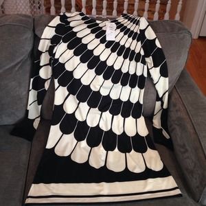 NWT Neiman Marcus Peacock Black &Cream Dress