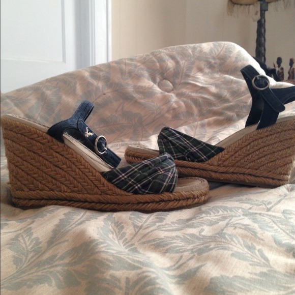 🆘SALE🆘 American Eagle Blue Plaid Wedges Size 7 - Picture 2 of 3